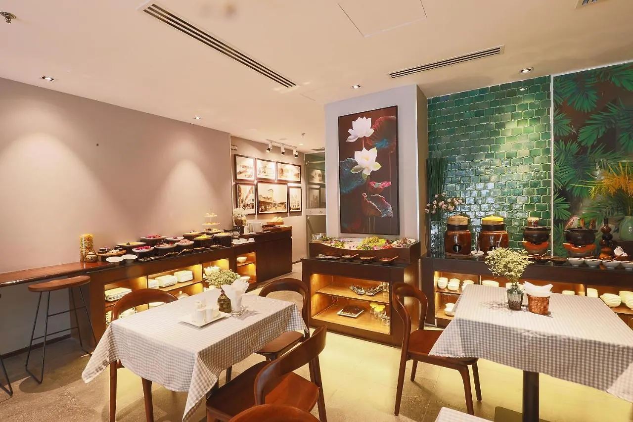 Cherry Boutique Hotel Ho Chi Minh City 3*,